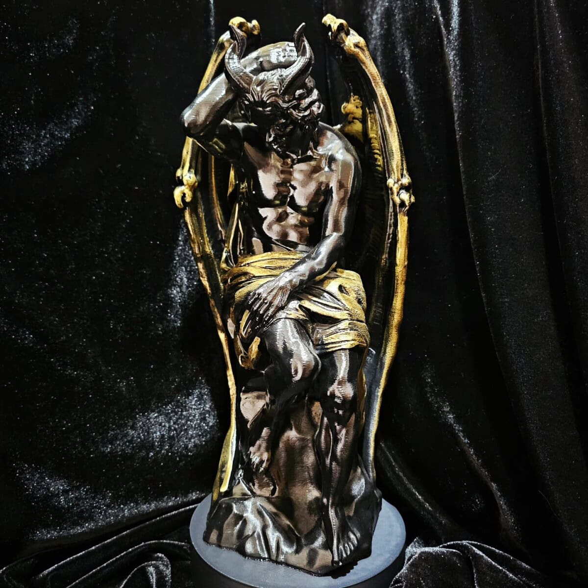 Estátua de Lúcifer - Le Genie du Mal